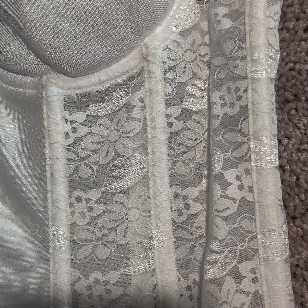 Corset - Picture 3 of 6